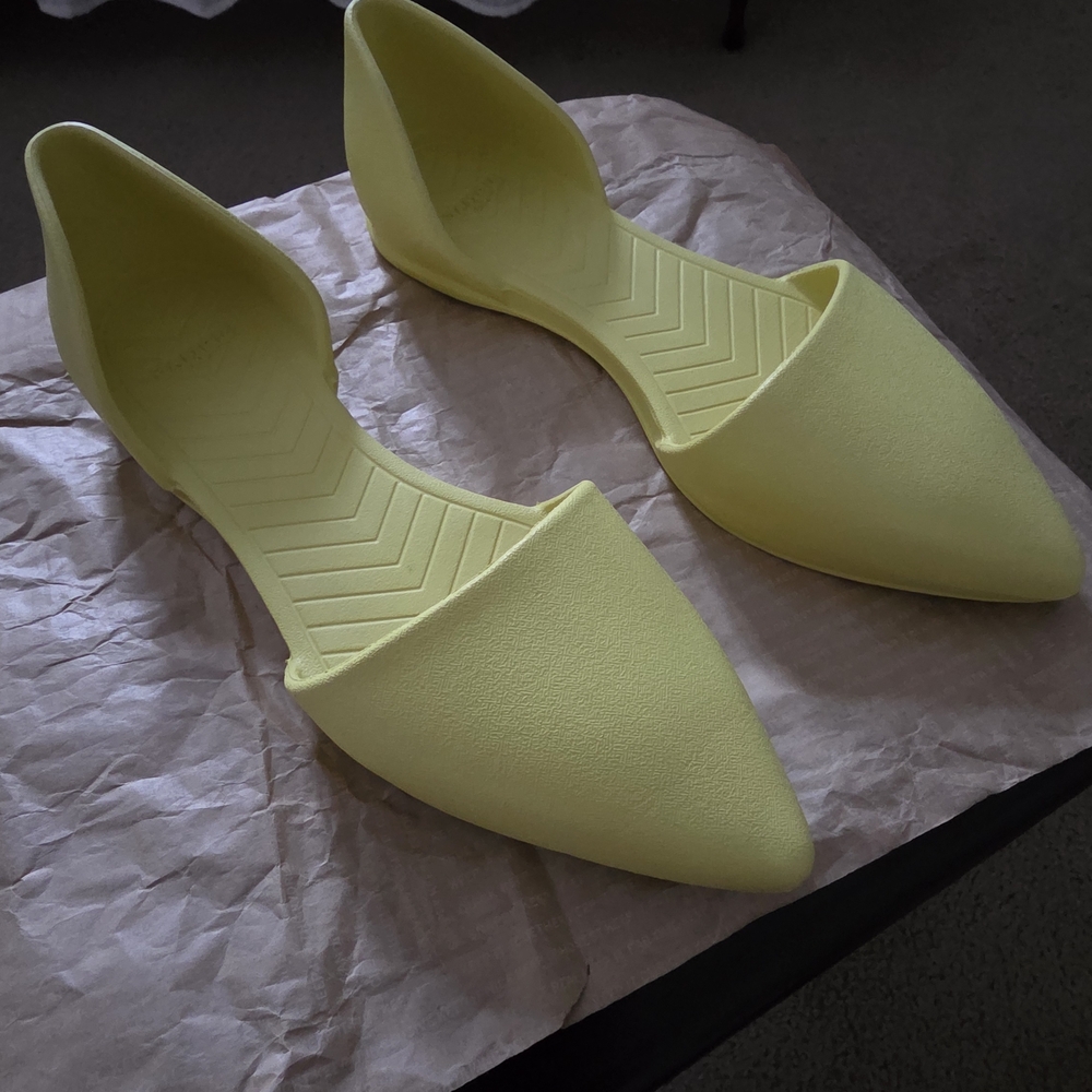 Native Women's Yellow Flats